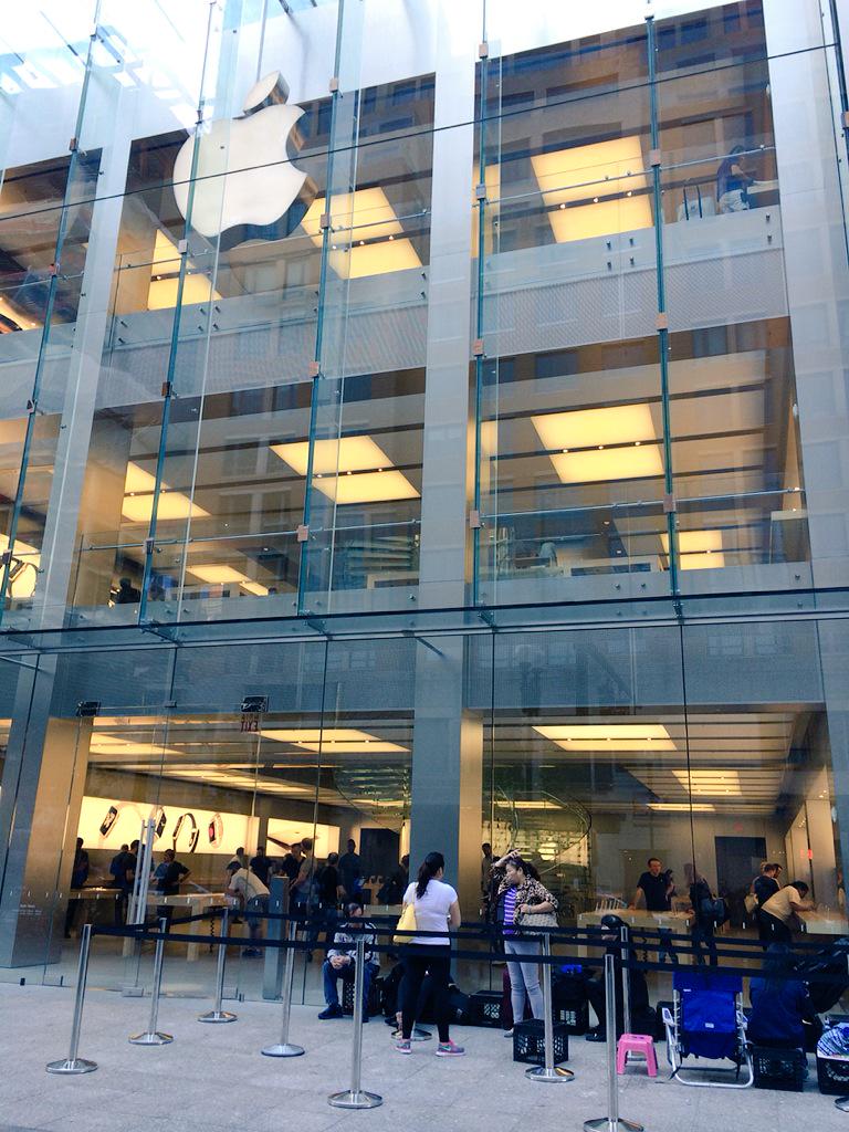 lansarea iPhone 6s cozi Apple Store Boston