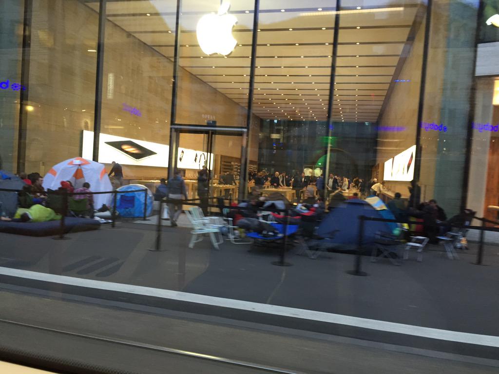 lansarea iPhone 6s cozi Apple Store Lagerbild