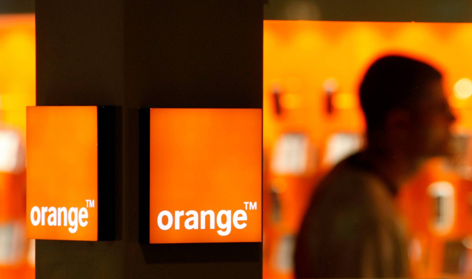 Orange. Telefoane IEFTINE cu NOI Reduceri Oferite Astazi in Romania