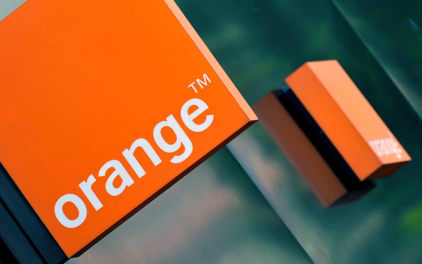 Orange. Aceste Telefoane Mobile au pe 13 Septembrie Noi Reduceri MARI