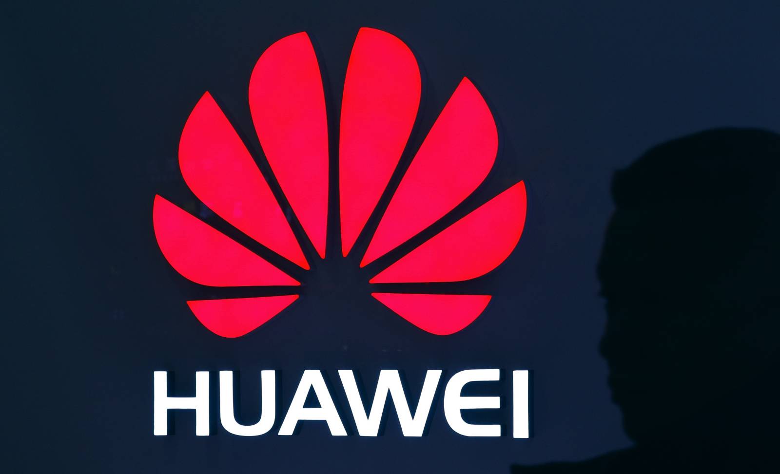 INTERZICEREA Huawei TOTALITATE Pregatita FURIS Europa