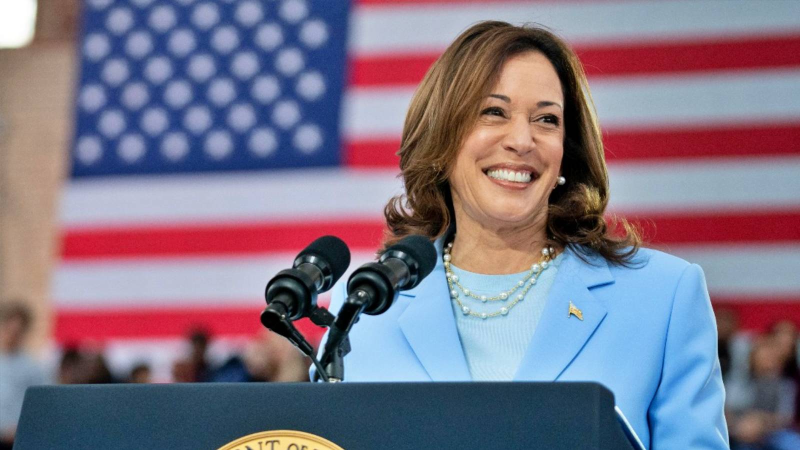 Fondatorul Netflix SUSTINE Kamala Harris Doneaza Milioane Dolari