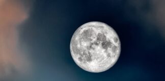 LUNA Atmosfera Afectata Meteoriti Descoperirea Impresionanta Oamenilor Stiinta