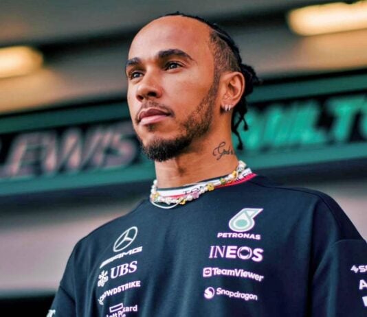 Formula 1 Dezvaluirile IMPRESIONANTE Lewis Hamilton Facute Directorul Mercedes