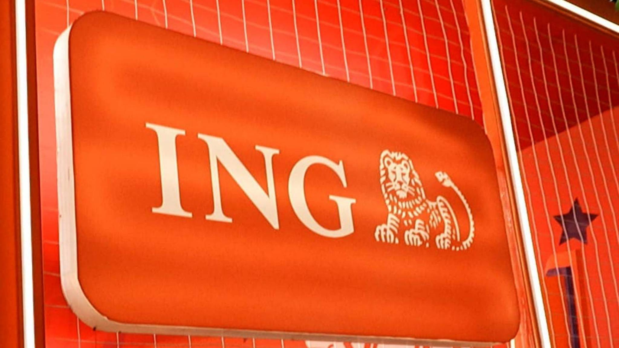 ING Bank: 4 Informari Importante Oficiale de ULTIM MOMENT Vizand Milioane de Clienti Romani